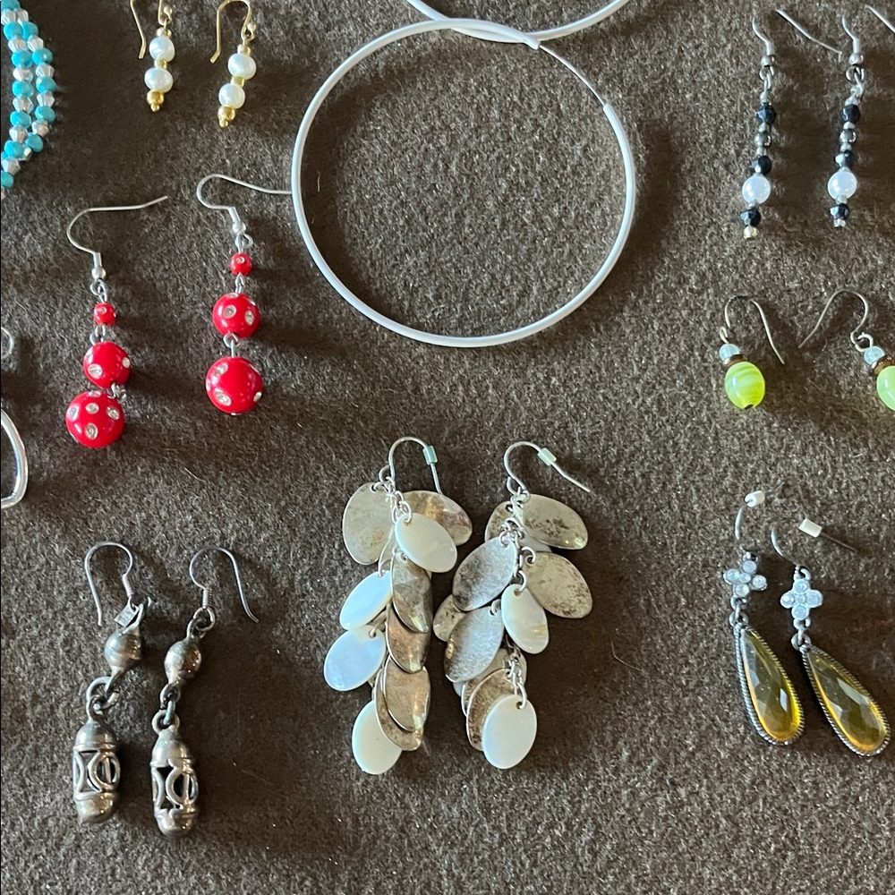 Chic Multicolor Earring Collection - Picture 5 of 7